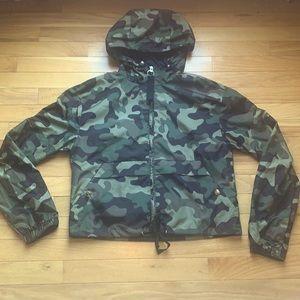 WIND BREAKER LOVE TREE NWOT NEVER WORN CAMO SUPER CUTE JACKET WITH POCKETS